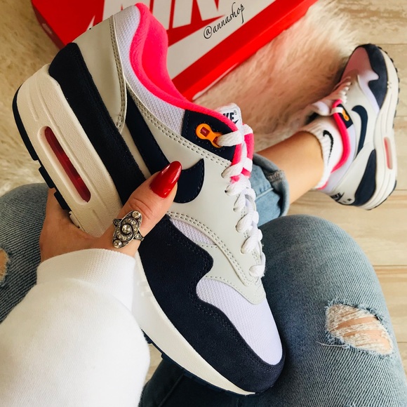 Nike Shoes - NWT Nike Air Max 1
